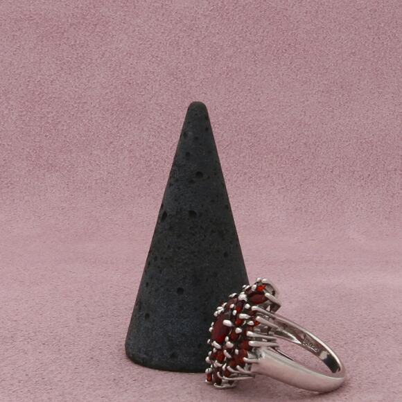 sterling silver garnet cluster ring size 6 - Picture 3 of 3